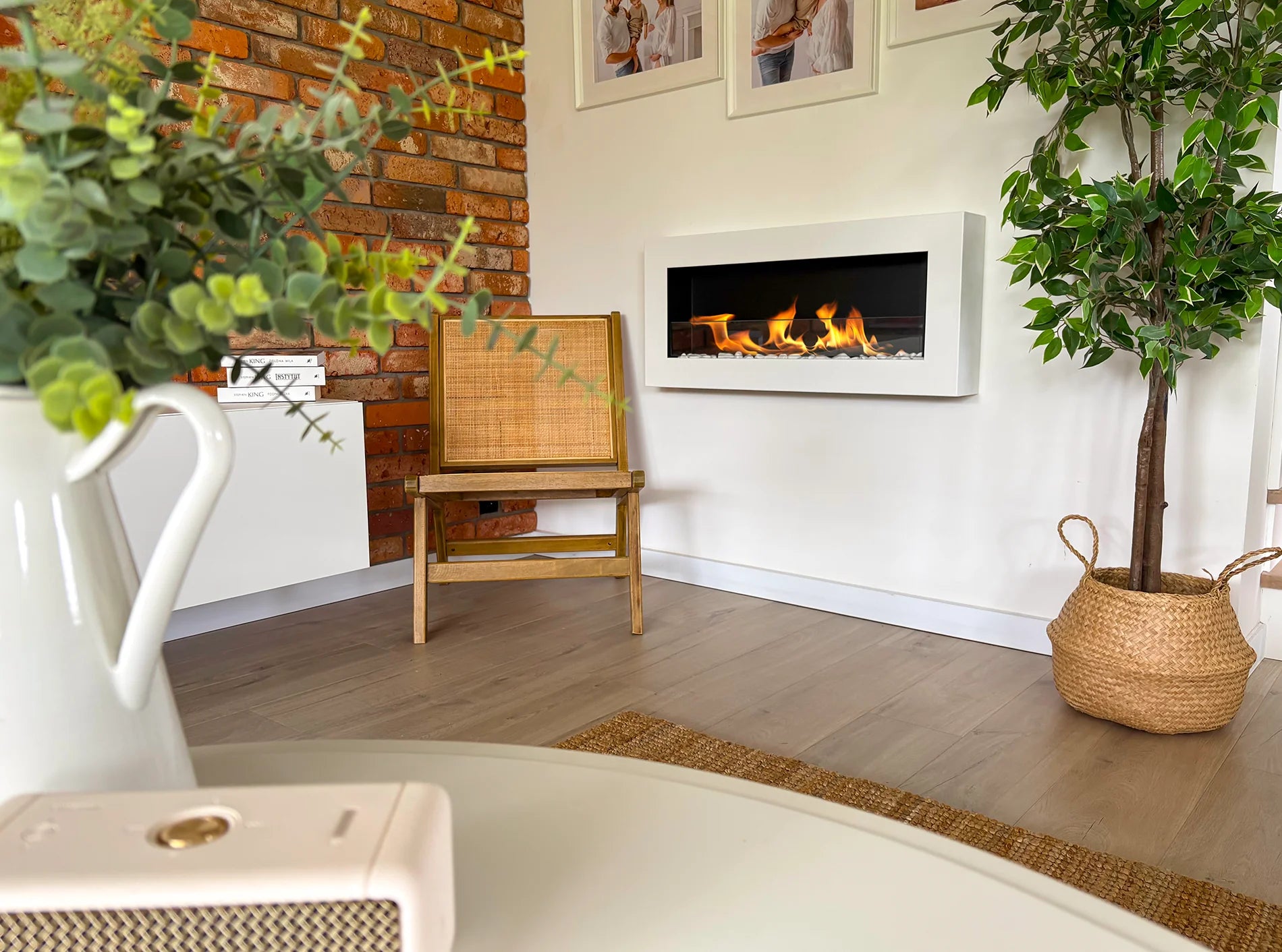 Biokominek wiszący z szybą 900×400 BOX biały strukturalny mat